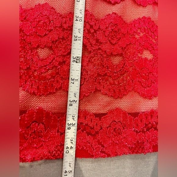 ❤️🧡”Emerald Sundae” NWT Bodycon Red Lace/Mesh Fully Lined MIDI Dress Size L❤️🧡 - Picture 14 of 14